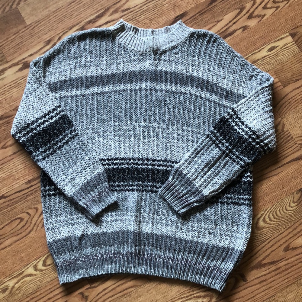 🔥NWT🔥 American Eagle Outfitters Women’s Oversized Crew Neck Sweater - Picture 2 of 6